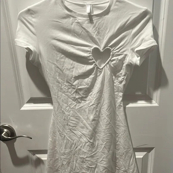 SKIMS Cream Fitted Cut Out Short Sleeve Tee - Picture 2 of 4